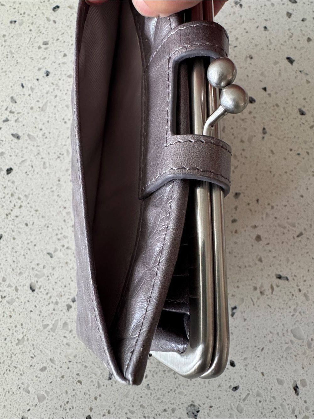 HOBO Wallet Small Clutch in Taupe Gray Textured Leather Kiss Lock EUC - Picture 10 of 12